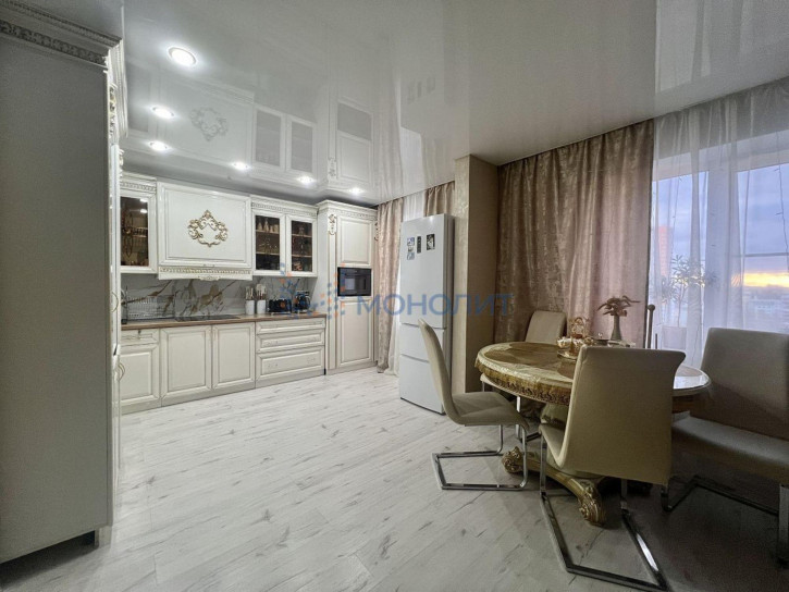 3-комн квартира Верхне-Печерская ул, 5