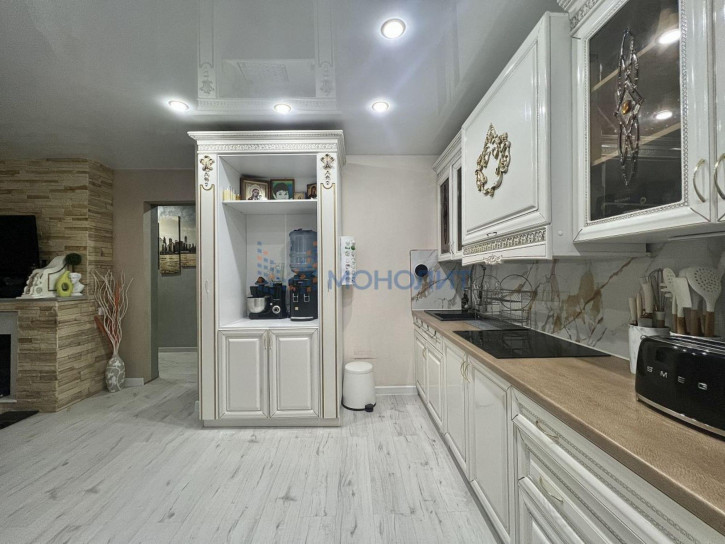 3-комн квартира Верхне-Печерская ул, 5