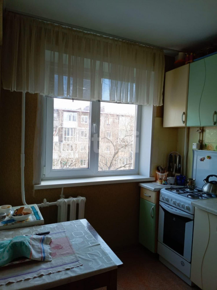 4-комн квартира Военный городок 14-й, 82