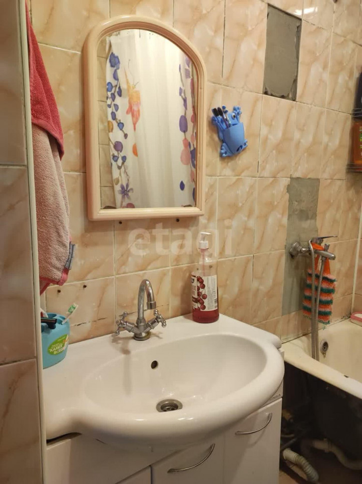 2-комн квартира Минометчиков, 62