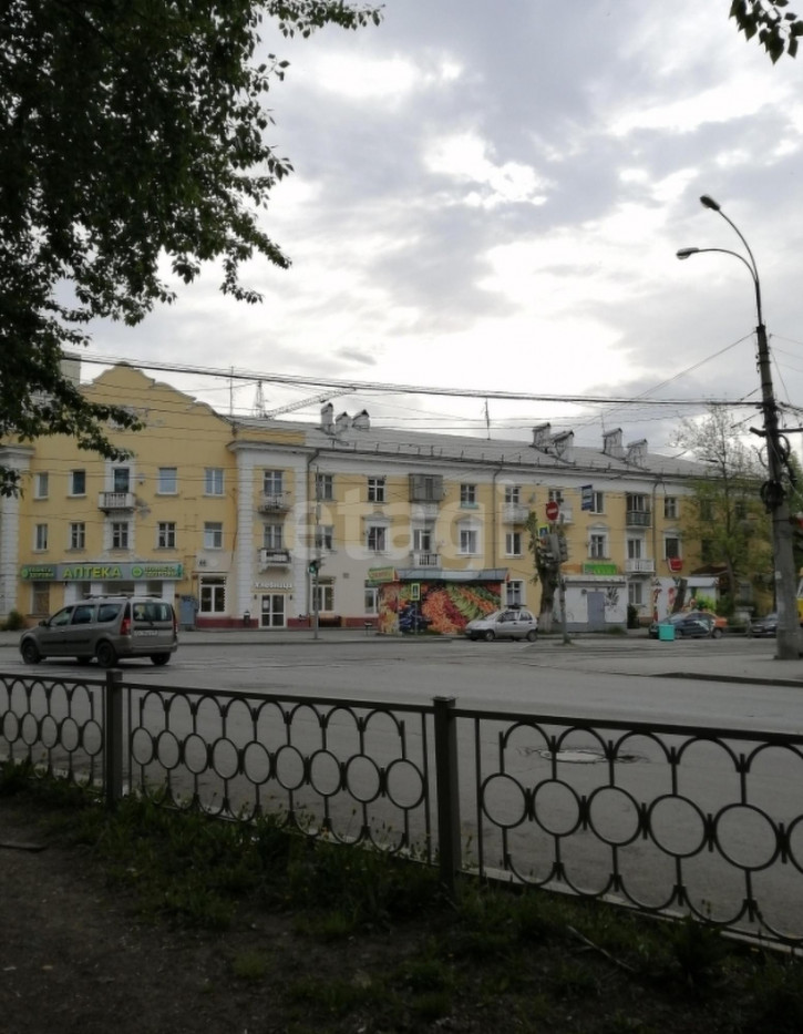 3-комн квартира Техническая, 66