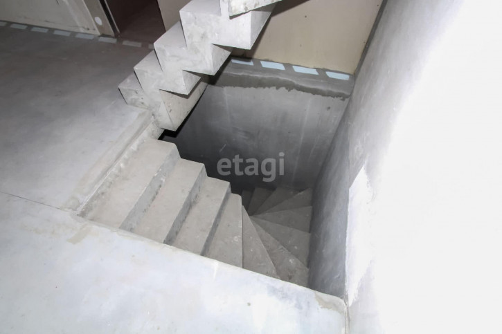 3-комн квартира Газовиков, 40