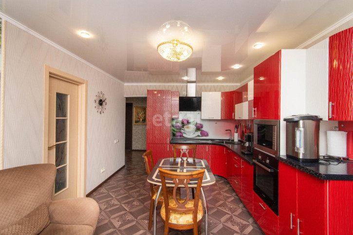 3-комн квартира Газовиков, 65