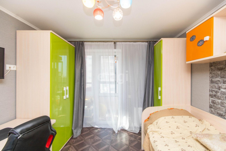 3-комн квартира Газовиков, 65
