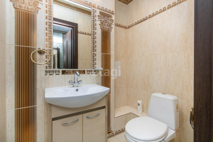 3-комн квартира Газовиков, 65