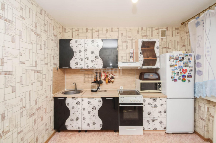 2-комн квартира Избышева, 6