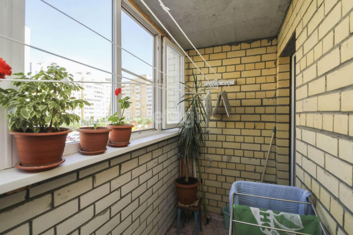 2-комн квартира Избышева, 6