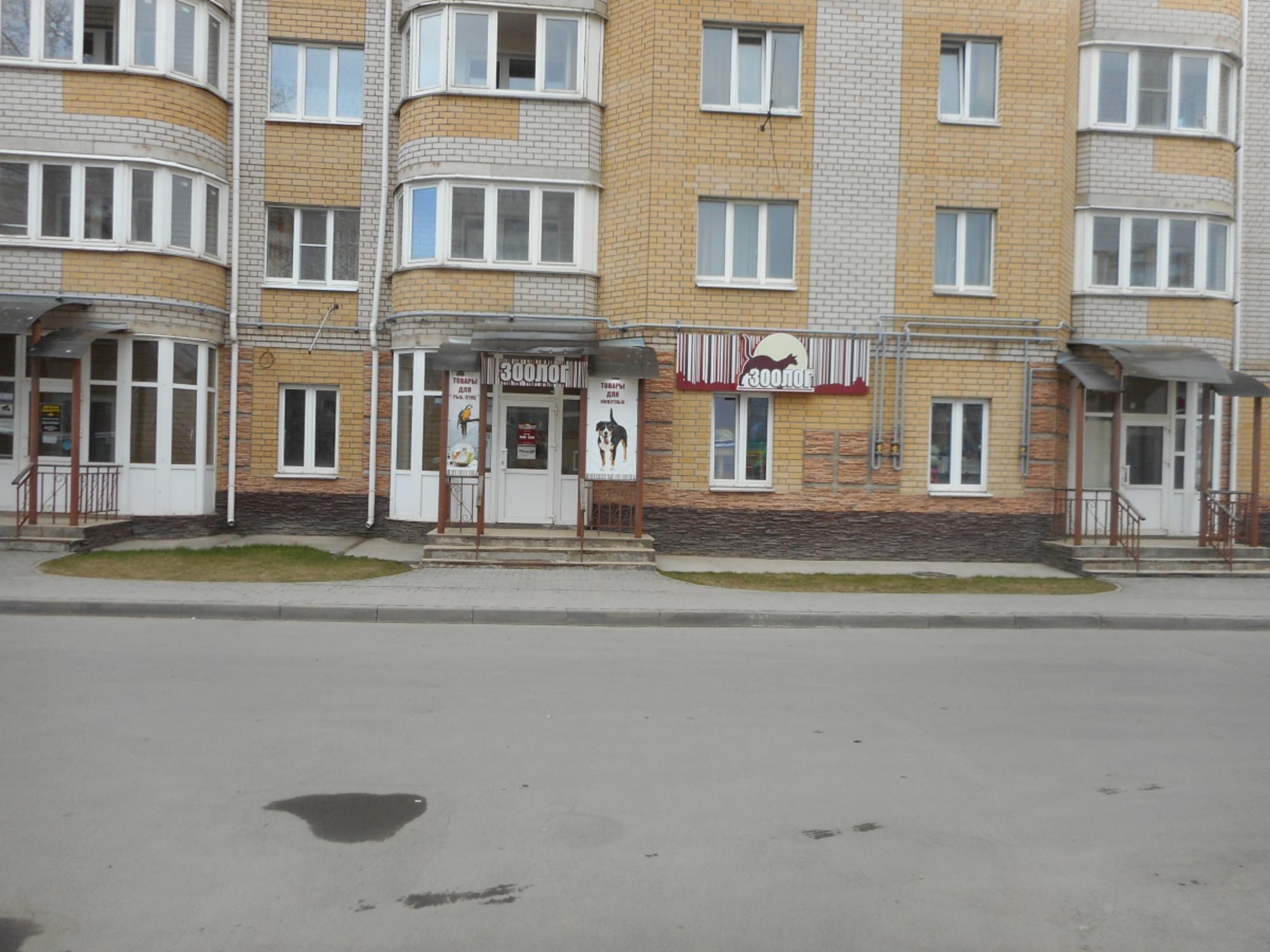 Сдать торговое помещение за 90 000 рублей на ул Речная, 1