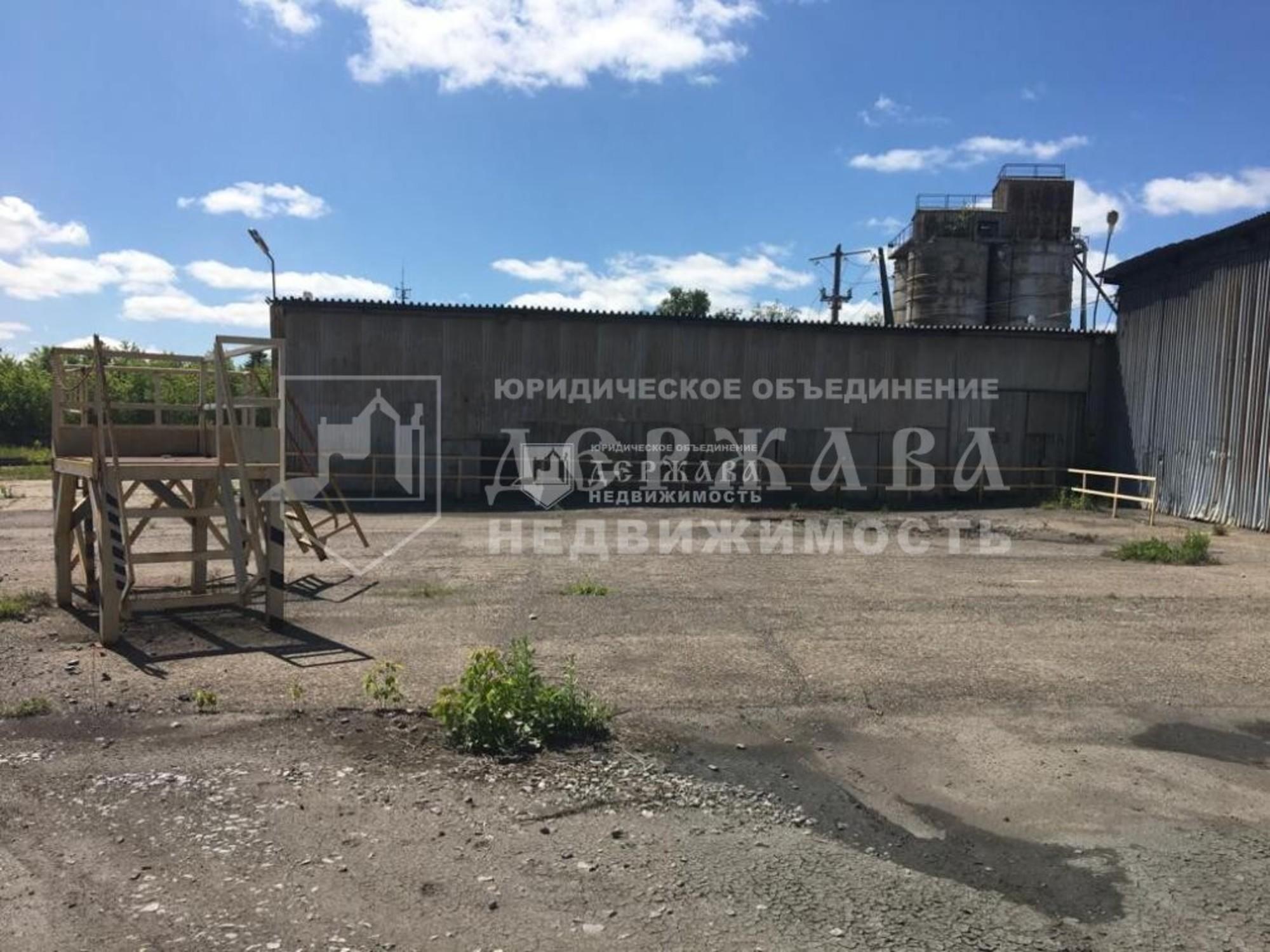 Купить складское помещение за 12 000 000 рублей на Шахтёрская улица