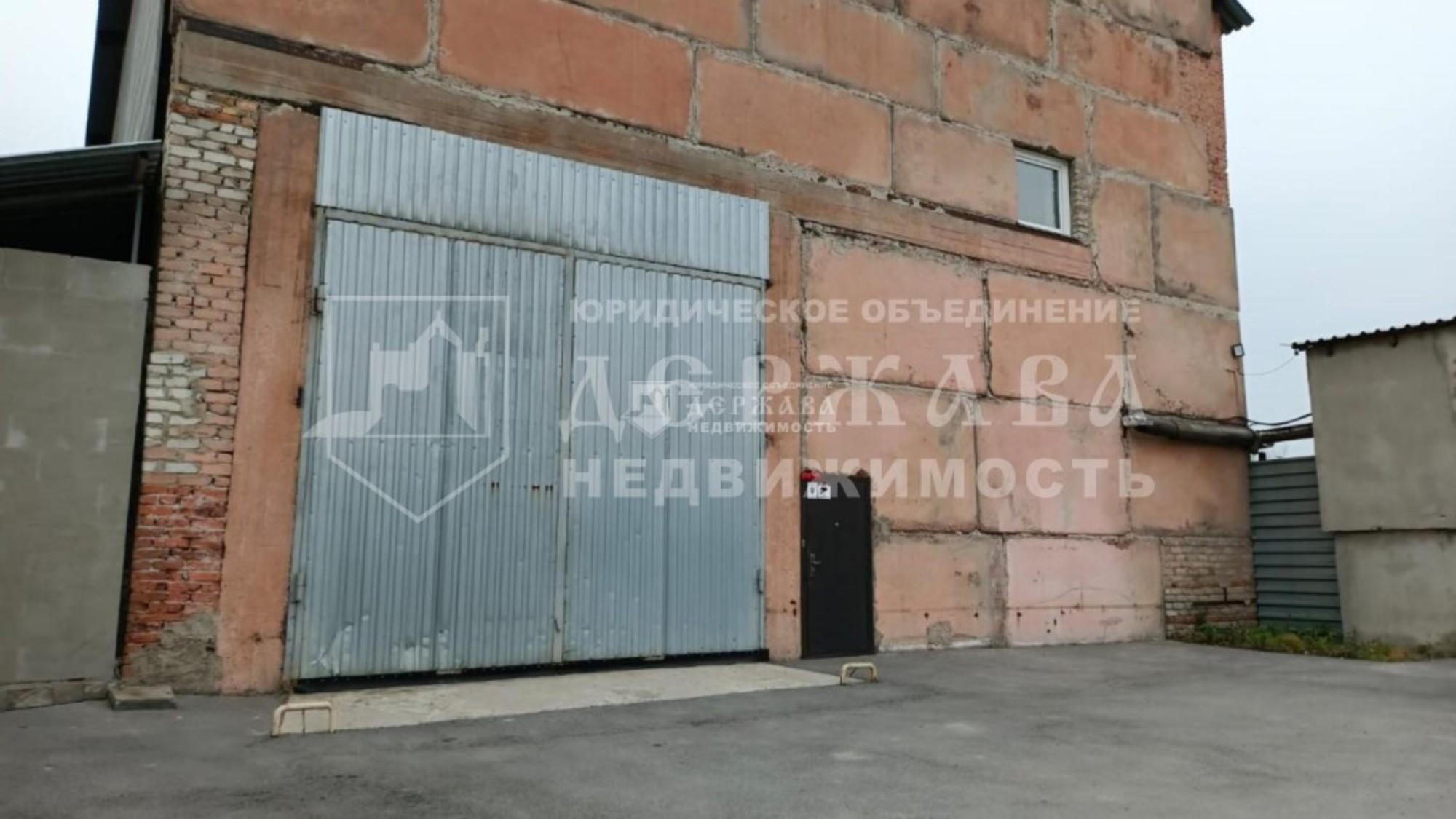 Сдать помещение свободного назначения за 100 000 рублей на Карболитовская улица