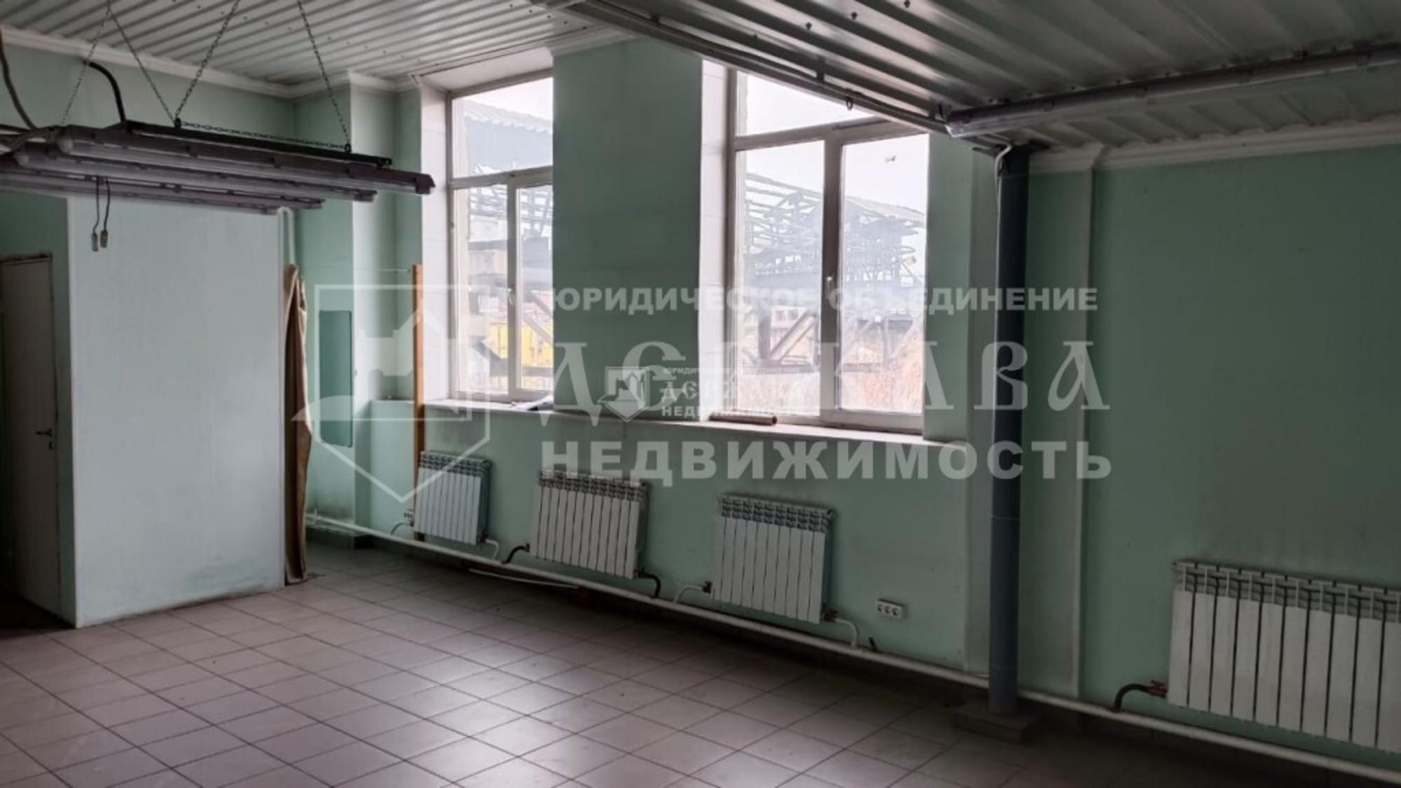 Сдать помещение свободного назначения за 100 000 рублей на Карболитовская улица