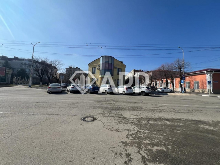 Помещение свободного назначения ул Розы Люксембург, 142