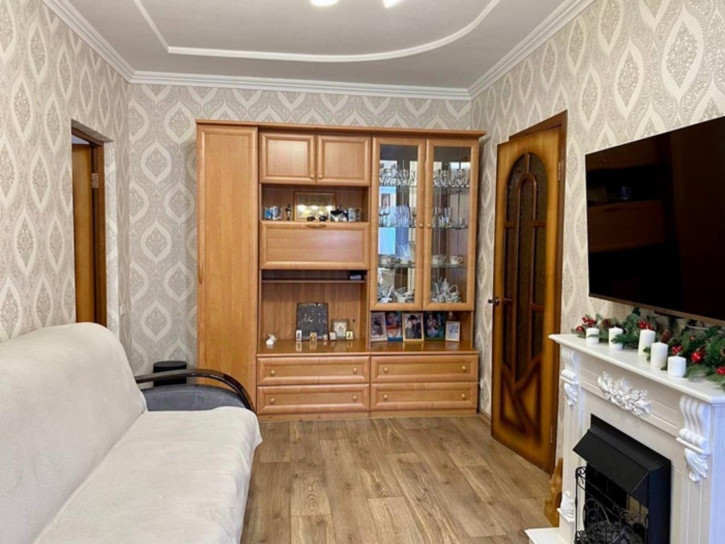 3-комн квартира центральная улица, 101