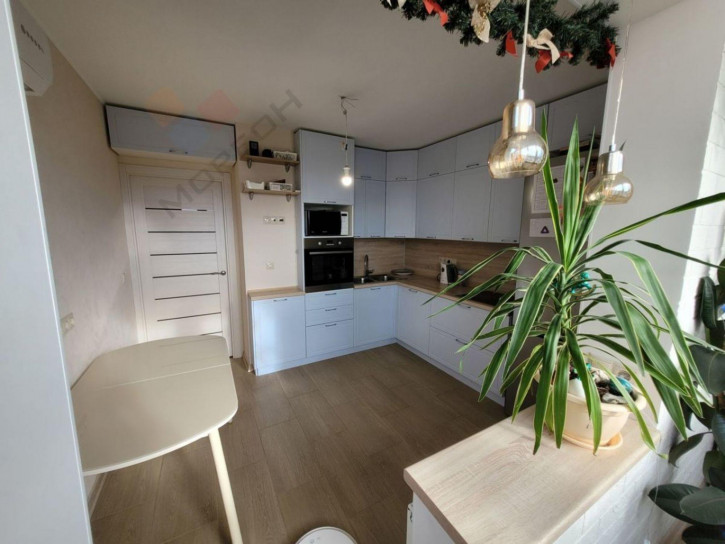 2-комн квартира Репина пр-д, 40