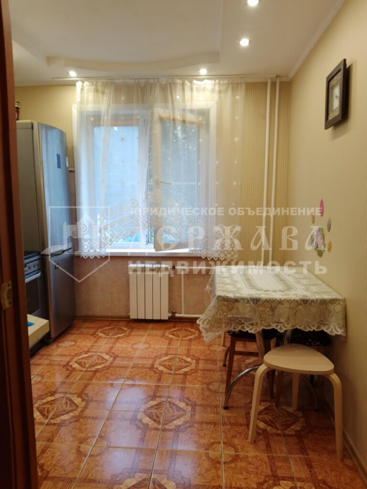 4-комн квартира проспект Шахтёров