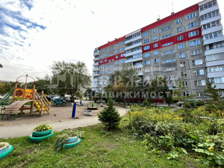4-комн квартира улица Связистов,127