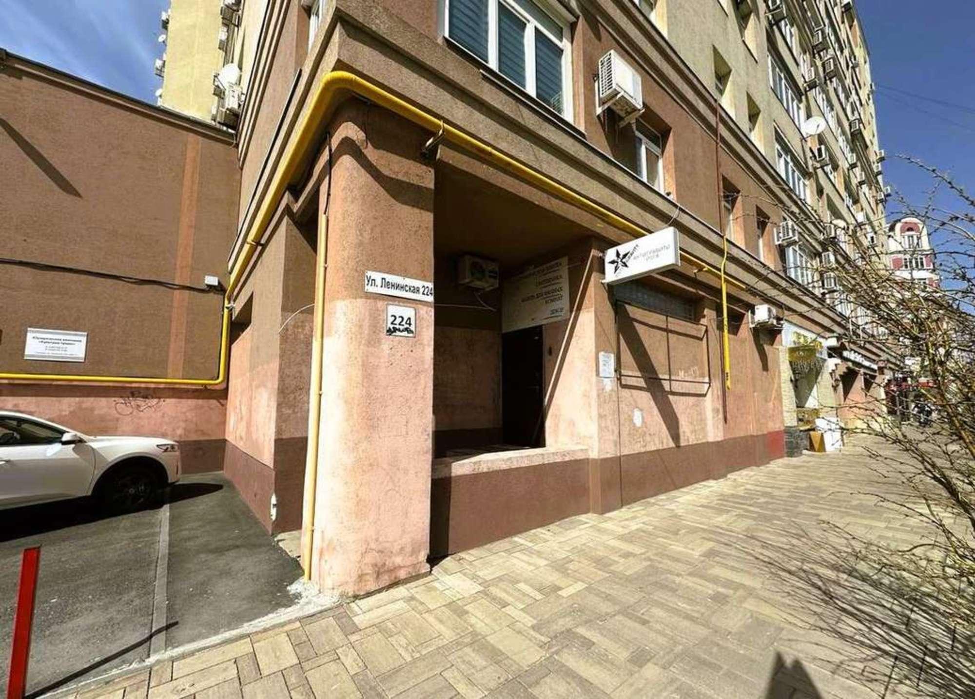 Сдать торговое помещение за 70 000 рублей на Ленинская улица, 224