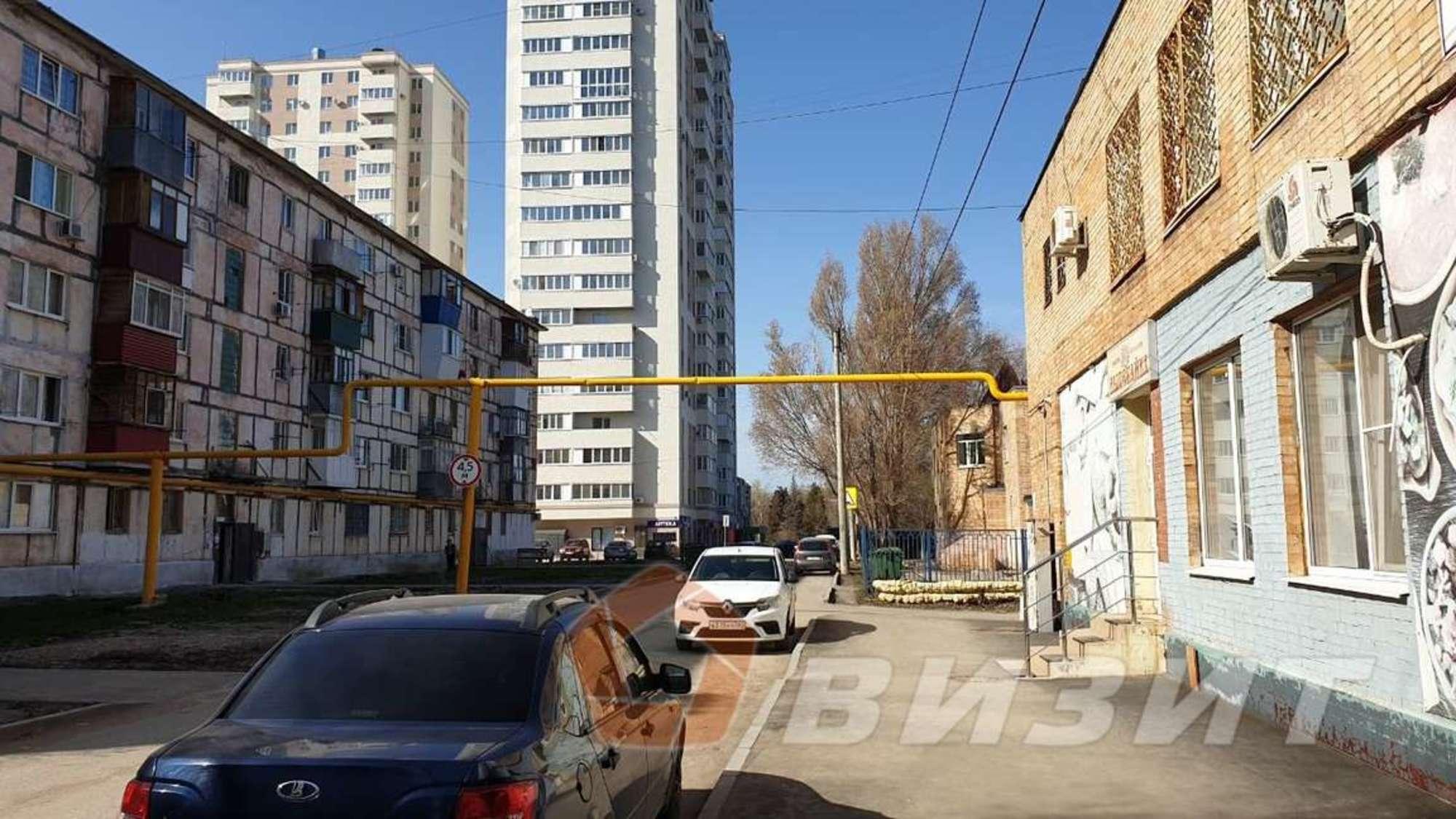 Сдать торговое помещение за 15 000 рублей на Строителей улица, 37А