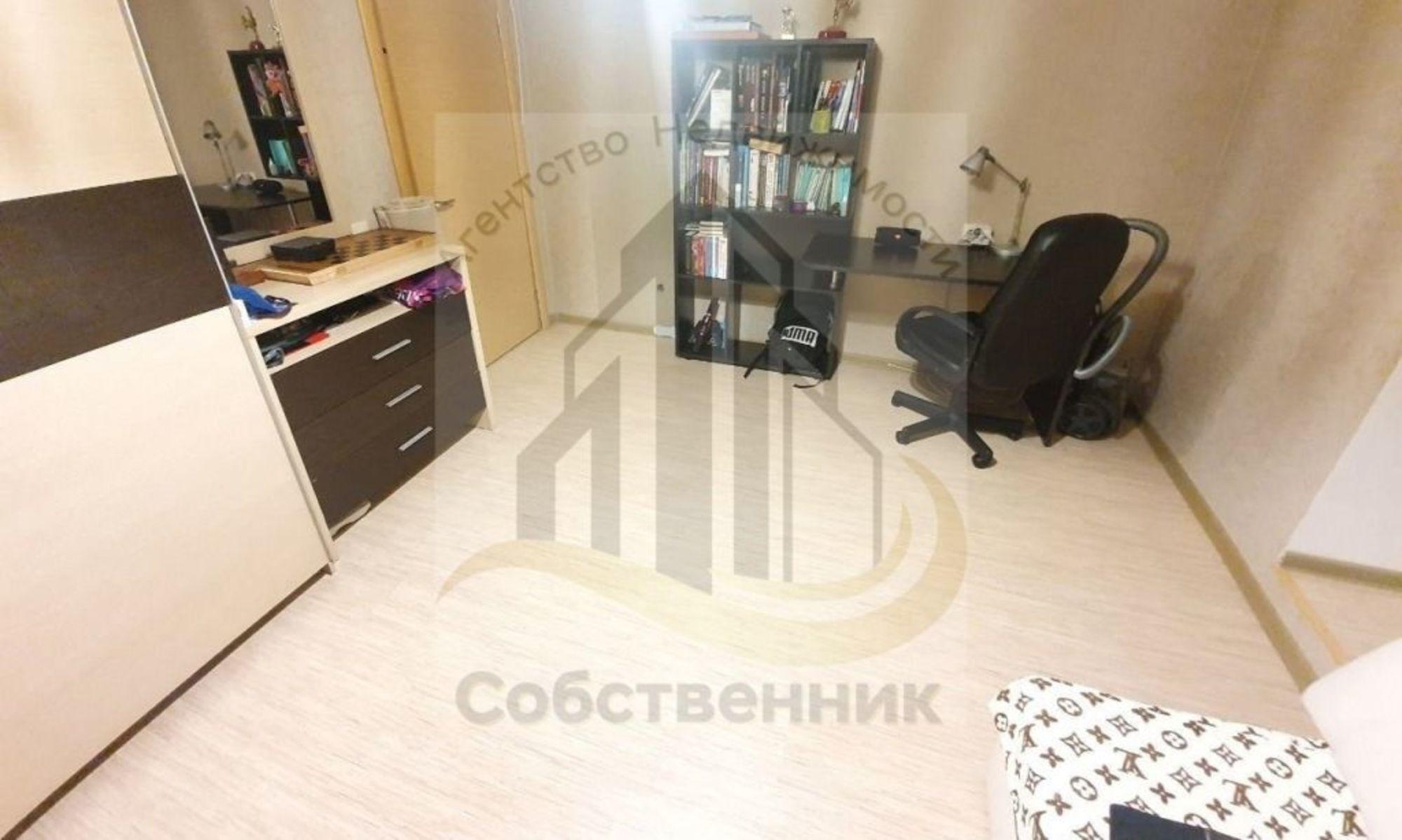 Сдать квартиру за 30 000 рублей на 25 Января ул, 14а