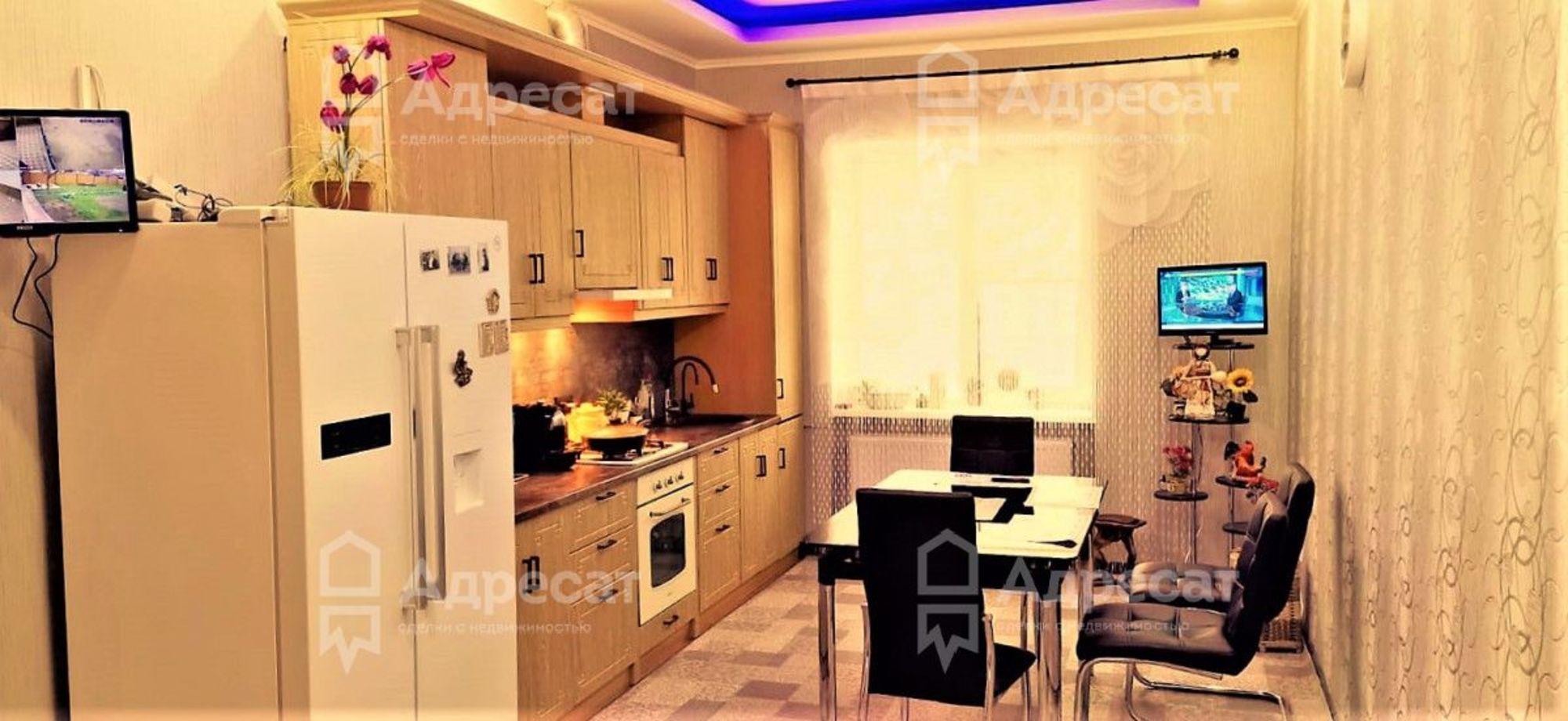 Купить дачу, дом, коттедж за 15 990 000 рублей на ул. Мочалова
