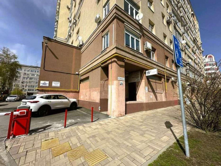 Торговое помещение Ленинская улица, 224