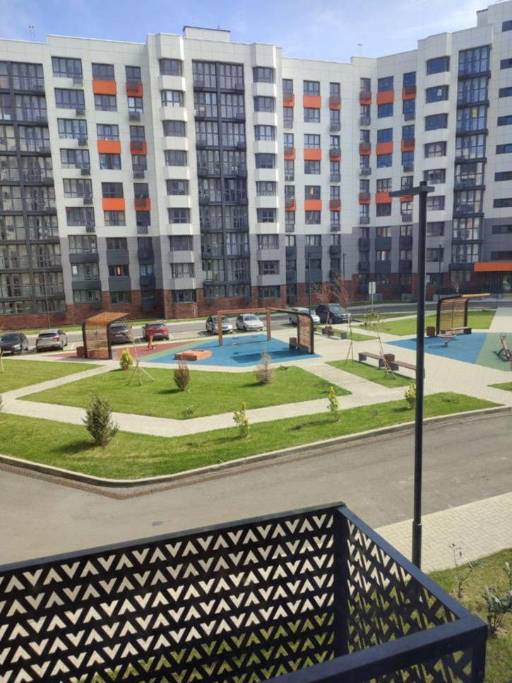 2-комн квартира улица Крылова, 13к3