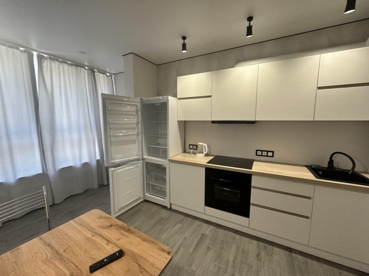 2-комн квартира улица Крылова, 13к3