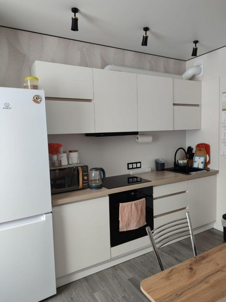 2-комн квартира улица Крылова, 13к3
