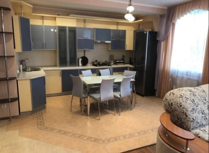 2-комн квартира улица Горького, 12