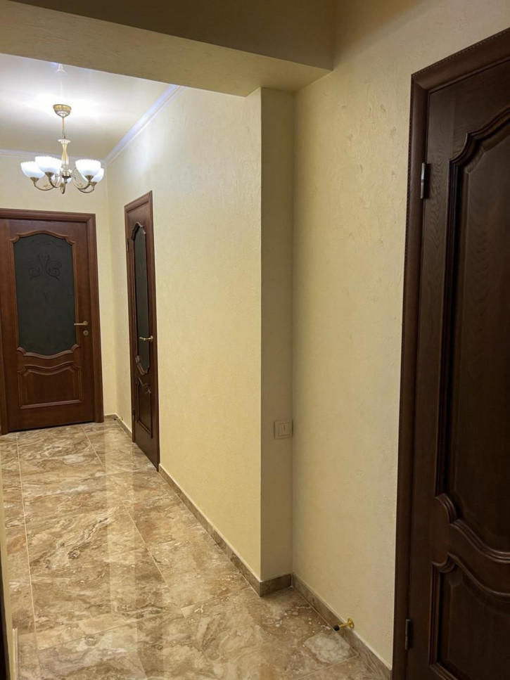 2-комн квартира улица Толстого, 111А