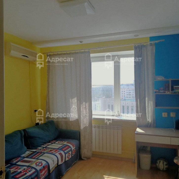 4-комн квартира пр-кт. Героев Сталинграда,  д.37