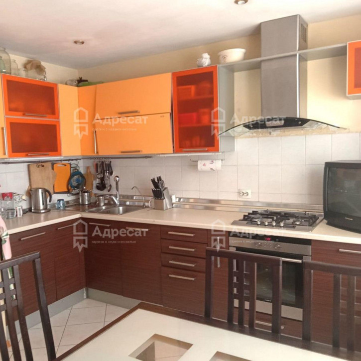 4-комн квартира пр-кт. Героев Сталинграда,  д.37