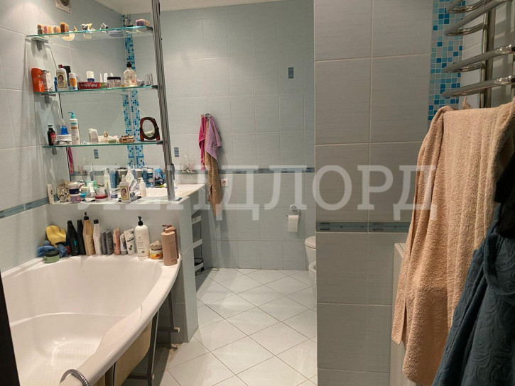 4-комн квартира проспект Сельмаш, 18
