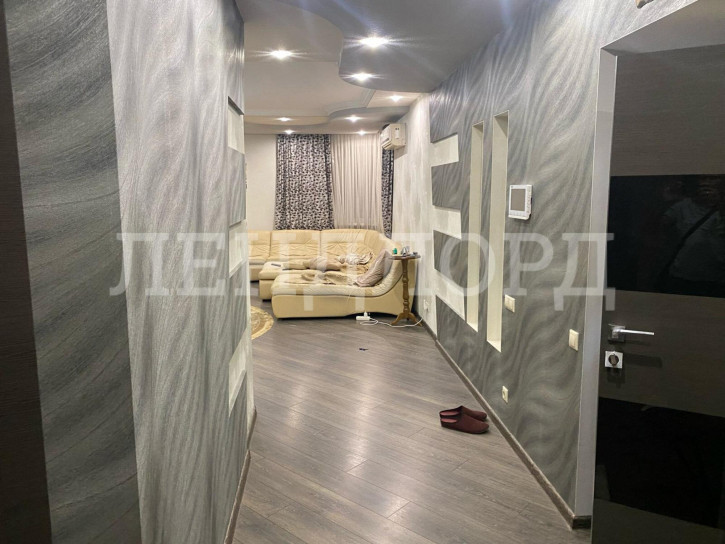 4-комн квартира проспект Сельмаш, 18