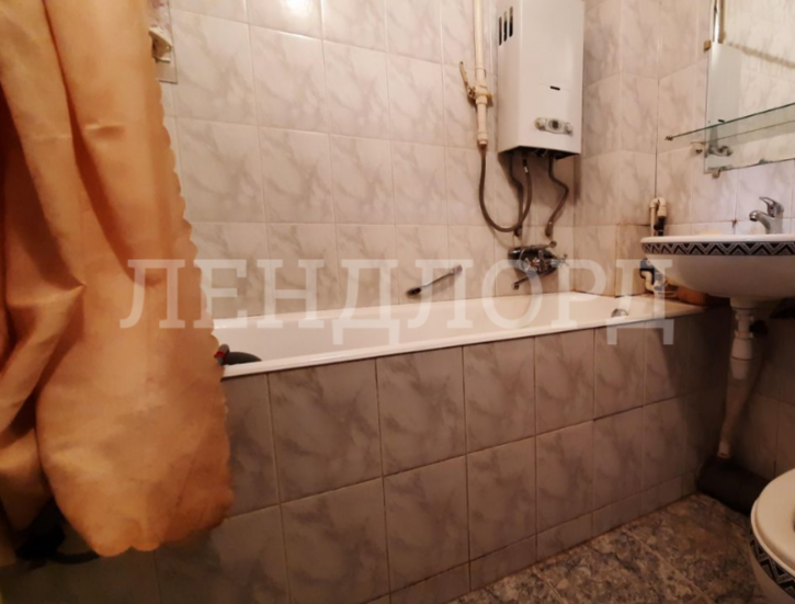3-комн квартира улица 20-я Линия, 60