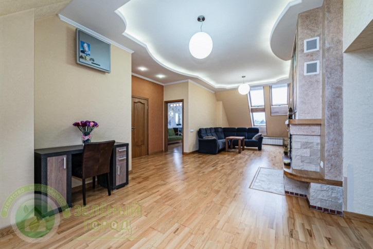 3-комн квартира Менделеева, 37А