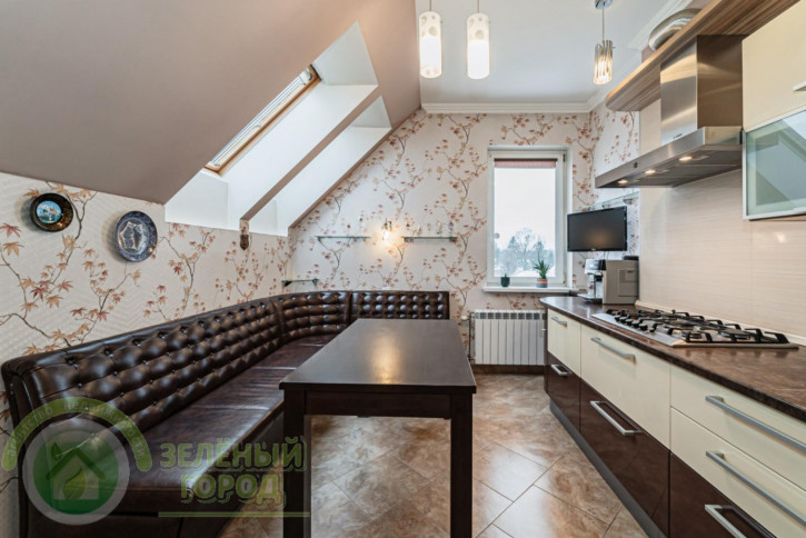 3-комн квартира Менделеева, 37А