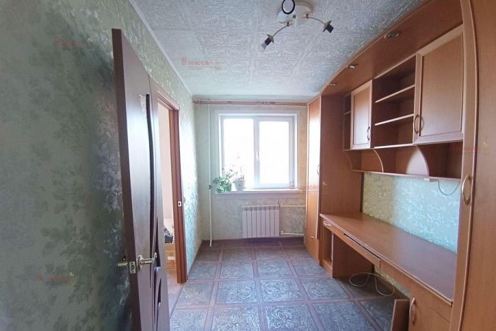 4-комн квартира Строителей 32