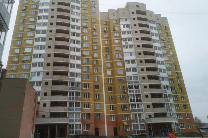 3-комн квартира Уральских рабочих 80