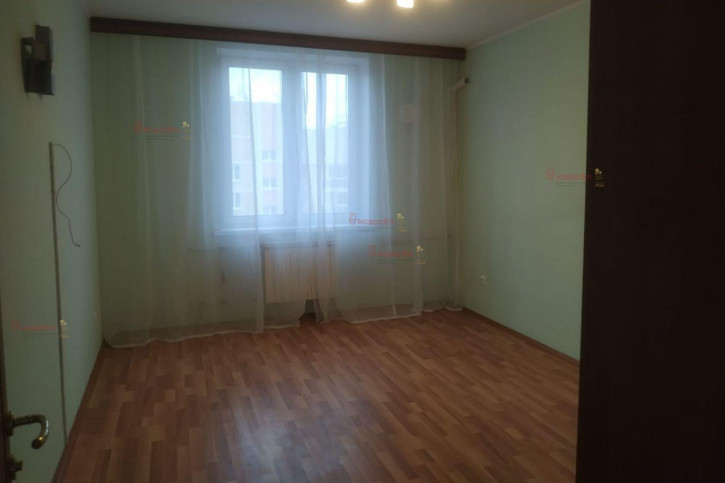 3-комн квартира Уральских рабочих 80