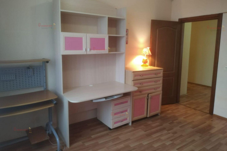 3-комн квартира Уральских рабочих 80