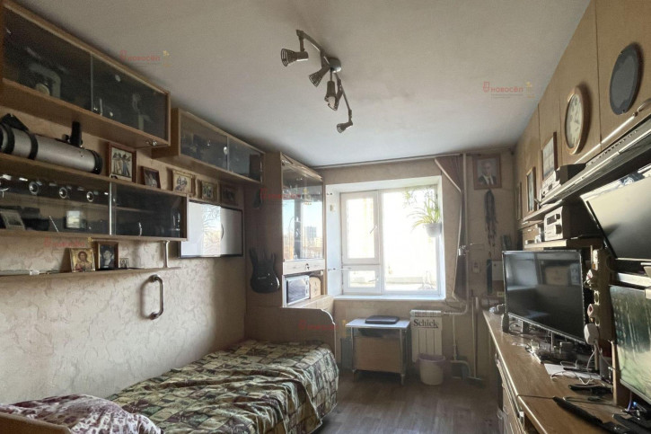 3-комн квартира Пехотинцев 12