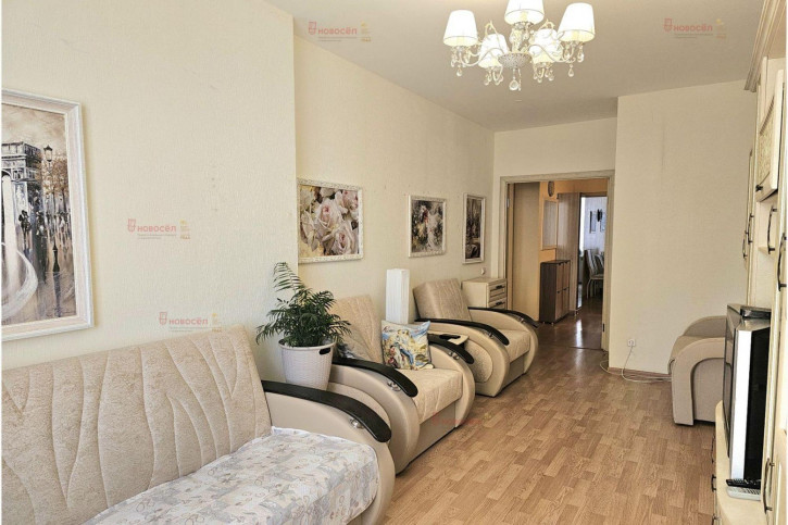 3-комн квартира Мехренцева 46