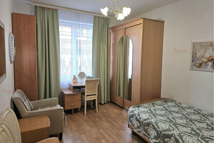 3-комн квартира Мехренцева 46