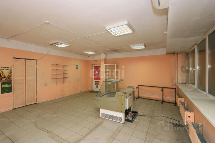 Торговое помещение Свердловский округ, микрорайон Радужный,121