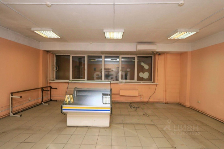 Торговое помещение Свердловский округ, микрорайон Радужный,121