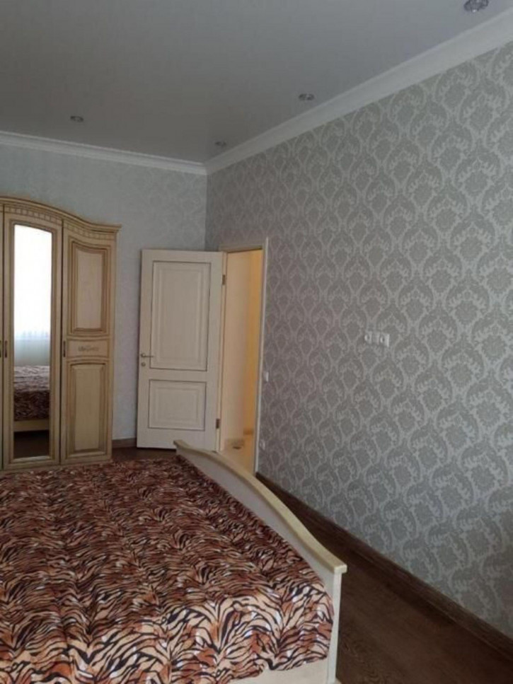 2-комн квартира Спартака ул, 2