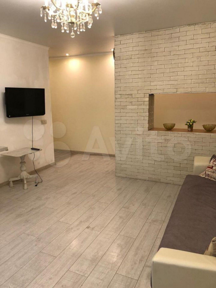 2-комн квартира Ленина ул, 380