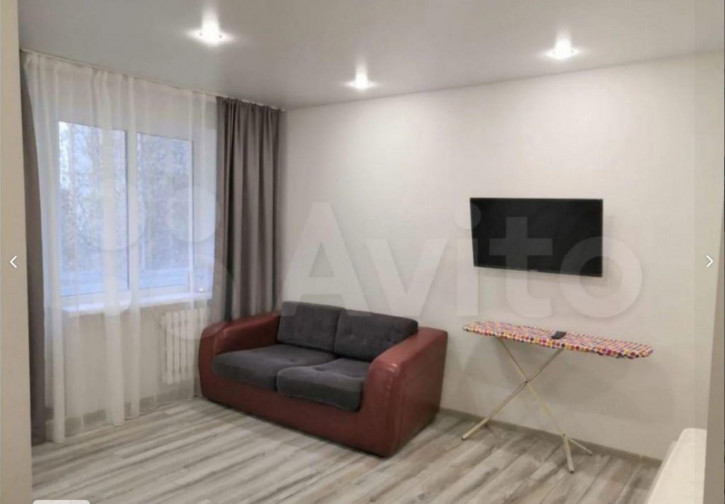 1-комн квартира Космонавтов ул, 8