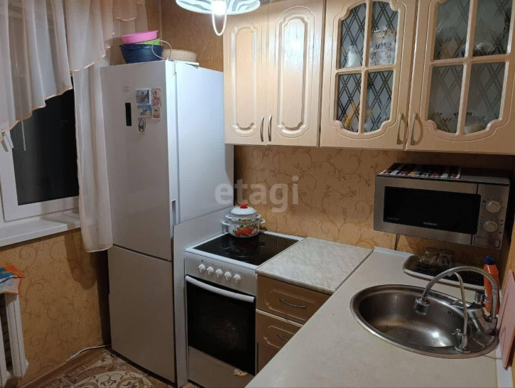 2-комн квартира Ветеранов труда, 3